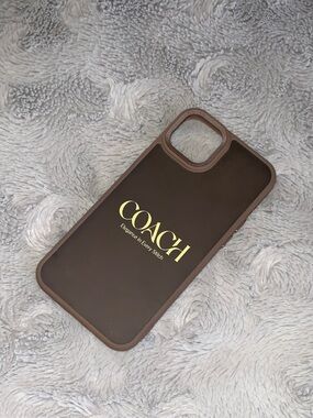 iPhone 15 plus, Case with Gold Logo